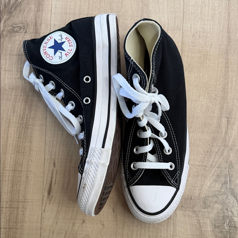 Converse Black and White High-Tops men’s 5
